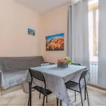 Casa Carlo Near The Center Апартаменти Барі
