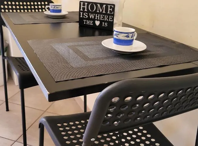 Casa Carlo Near The Center 公寓 *